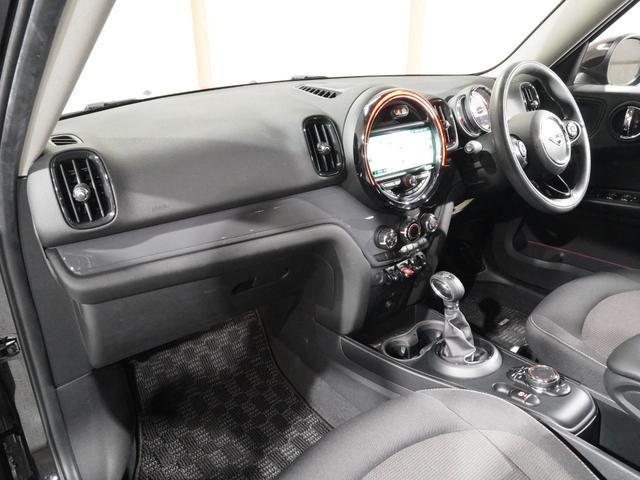 ＭＩＮＩ クロスオーバー　バッキンガム　クルコン　コンフォートアクセス　衝突被害軽減ブレーキ　バックカメラ　ストレージコンパートメントパッケージ　ＬＥＤヘッドライト／フォグランプ　ＥＴＣ　整備付（15枚目）