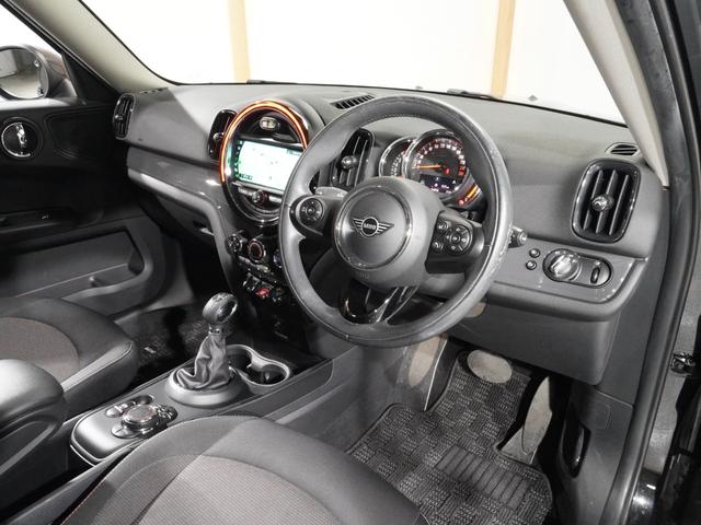 ＭＩＮＩ クロスオーバー　バッキンガム　クルコン　コンフォートアクセス　衝突被害軽減ブレーキ　バックカメラ　ストレージコンパートメントパッケージ　ＬＥＤヘッドライト／フォグランプ　ＥＴＣ　整備付（16枚目）