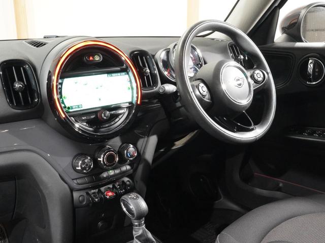 ＭＩＮＩ クロスオーバー　バッキンガム　クルコン　コンフォートアクセス　衝突被害軽減ブレーキ　バックカメラ　ストレージコンパートメントパッケージ　ＬＥＤヘッドライト／フォグランプ　ＥＴＣ　整備付（18枚目）