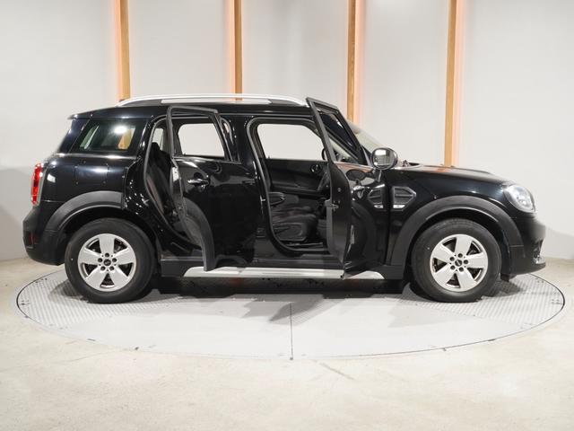 ＭＩＮＩ クロスオーバー　バッキンガム　クルコン　コンフォートアクセス　衝突被害軽減ブレーキ　バックカメラ　ストレージコンパートメントパッケージ　ＬＥＤヘッドライト／フォグランプ　ＥＴＣ　整備付（24枚目）
