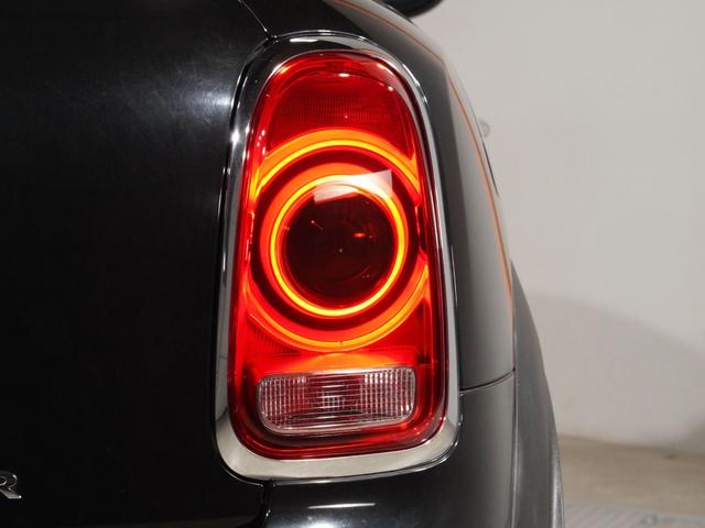 ＭＩＮＩ クロスオーバー　バッキンガム　クルコン　コンフォートアクセス　衝突被害軽減ブレーキ　バックカメラ　ストレージコンパートメントパッケージ　ＬＥＤヘッドライト／フォグランプ　ＥＴＣ　整備付（27枚目）