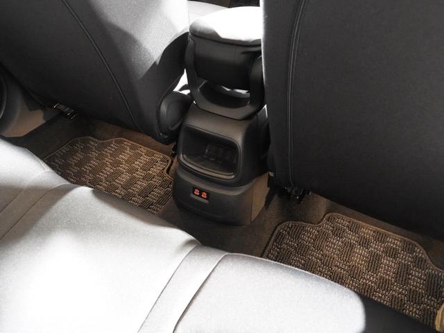 ＭＩＮＩ クロスオーバー　バッキンガム　クルコン　コンフォートアクセス　衝突被害軽減ブレーキ　バックカメラ　ストレージコンパートメントパッケージ　ＬＥＤヘッドライト／フォグランプ　ＥＴＣ　整備付（36枚目）