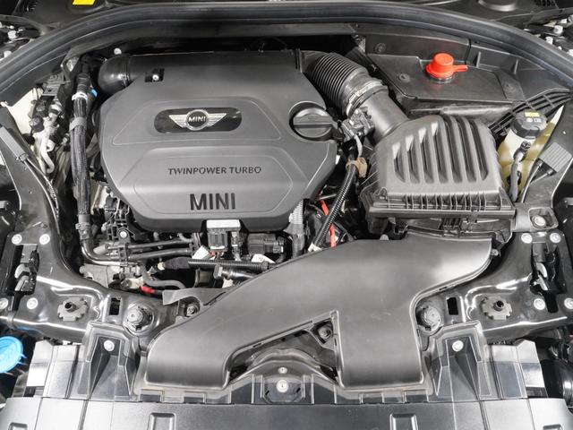 ＭＩＮＩ クーパーＳＤ　クラブマン　ドライビングモード　バックカメラ　リア障害物センサー　アクティブクルコン　コンフォートアクセス　スルーローディングシステム　衝突被害軽減ブレーキ　純正ナビ　ＥＴＣ２．０　整備付（7枚目）
