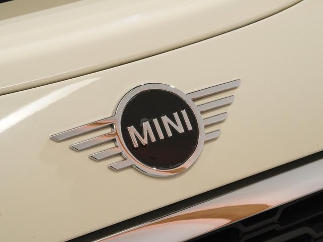 ＭＩＮＩ クーパーＳＤ　クラブマン　ドライビングモード　バックカメラ　リア障害物センサー　アクティブクルコン　コンフォートアクセス　スルーローディングシステム　衝突被害軽減ブレーキ　純正ナビ　ＥＴＣ２．０　整備付（22枚目）