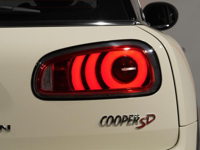 ＭＩＮＩ クーパーＳＤ　クラブマン　ドライビングモード　バックカメラ　リア障害物センサー　アクティブクルコン　コンフォートアクセス　スルーローディングシステム　衝突被害軽減ブレーキ　純正ナビ　ＥＴＣ２．０　整備付（27枚目）