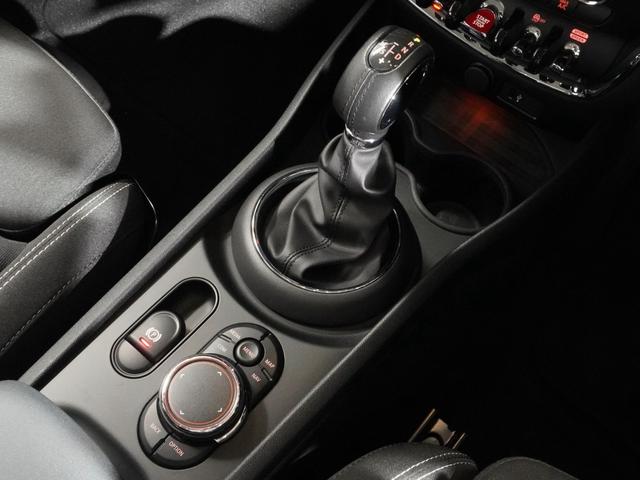 ＭＩＮＩ クーパーＳＤ　クラブマン　ドライビングモード　バックカメラ　リア障害物センサー　アクティブクルコン　コンフォートアクセス　スルーローディングシステム　衝突被害軽減ブレーキ　純正ナビ　ＥＴＣ２．０　整備付（40枚目）