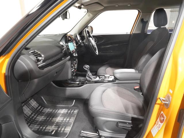 ＭＩＮＩ クーパー　クラブマン　アクティブクルコン　衝突被害軽減ブレーキ　バックカメラ　リア障害物センサー　コンフォートアクセス　スルーローディングシステム　ＬＥＤヘッドライト　ＥＴＣ２．０　整備付（12枚目）