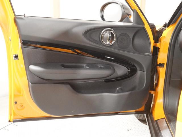 ＭＩＮＩ クーパー　クラブマン　アクティブクルコン　衝突被害軽減ブレーキ　バックカメラ　リア障害物センサー　コンフォートアクセス　スルーローディングシステム　ＬＥＤヘッドライト　ＥＴＣ２．０　整備付（14枚目）