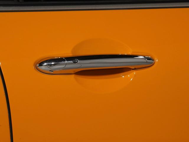 ＭＩＮＩ クーパー　クラブマン　アクティブクルコン　衝突被害軽減ブレーキ　バックカメラ　リア障害物センサー　コンフォートアクセス　スルーローディングシステム　ＬＥＤヘッドライト　ＥＴＣ２．０　整備付（25枚目）