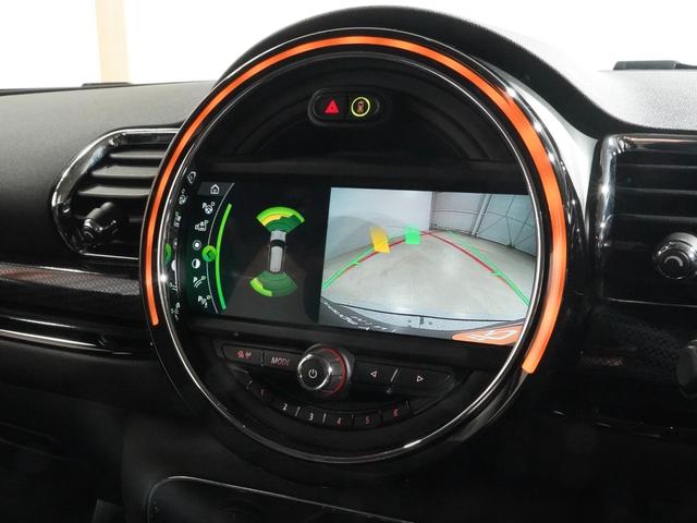 ＭＩＮＩ クーパーＤ　クラブマン　ＡｐｐｌｅＣａｒＰｌａｙ　純正ナビ　ワイヤレスチャージ　ドライビングモード　パーキングアシスト　バックカメラ　前後障害物センサー　スルーローディングシステム　ＥＴＣ２．０　整備付（6枚目）