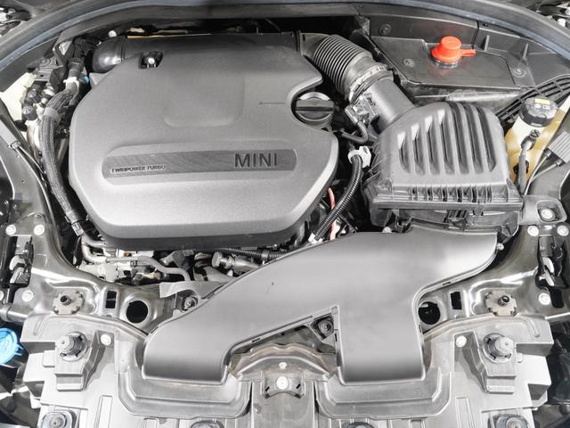 ＭＩＮＩ クーパーＤ　クラブマン　ＡｐｐｌｅＣａｒＰｌａｙ　純正ナビ　ワイヤレスチャージ　ドライビングモード　パーキングアシスト　バックカメラ　前後障害物センサー　スルーローディングシステム　ＥＴＣ２．０　整備付（7枚目）