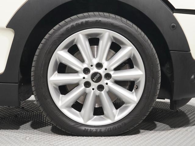 ＭＩＮＩ クーパーＤ　クラブマン　ＡｐｐｌｅＣａｒＰｌａｙ　純正ナビ　ワイヤレスチャージ　ドライビングモード　パーキングアシスト　バックカメラ　前後障害物センサー　スルーローディングシステム　ＥＴＣ２．０　整備付（11枚目）