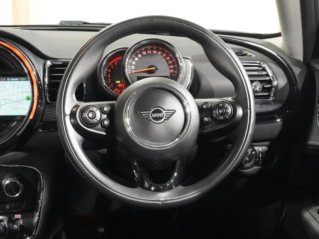 ＭＩＮＩ クーパーＤ　クラブマン　ＡｐｐｌｅＣａｒＰｌａｙ　純正ナビ　ワイヤレスチャージ　ドライビングモード　パーキングアシスト　バックカメラ　前後障害物センサー　スルーローディングシステム　ＥＴＣ２．０　整備付（17枚目）