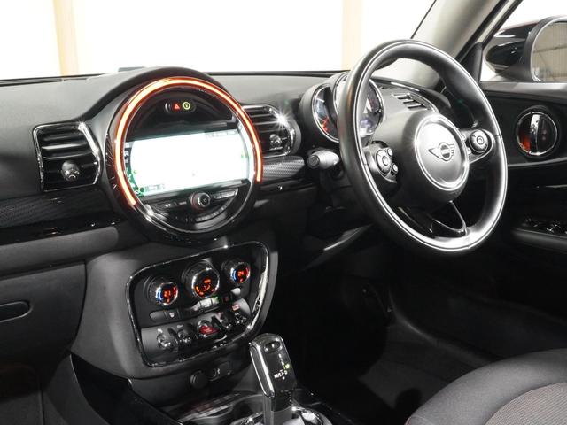 ＭＩＮＩ クーパーＤ　クラブマン　ＡｐｐｌｅＣａｒＰｌａｙ　純正ナビ　ワイヤレスチャージ　ドライビングモード　パーキングアシスト　バックカメラ　前後障害物センサー　スルーローディングシステム　ＥＴＣ２．０　整備付（18枚目）