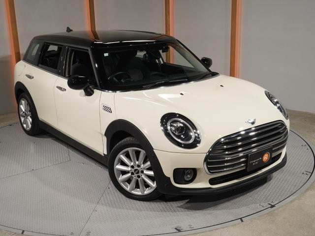 ＭＩＮＩ クーパーＤ　クラブマン　ＡｐｐｌｅＣａｒＰｌａｙ　純正ナビ　ワイヤレスチャージ　ドライビングモード　パーキングアシスト　バックカメラ　前後障害物センサー　スルーローディングシステム　ＥＴＣ２．０　整備付（19枚目）