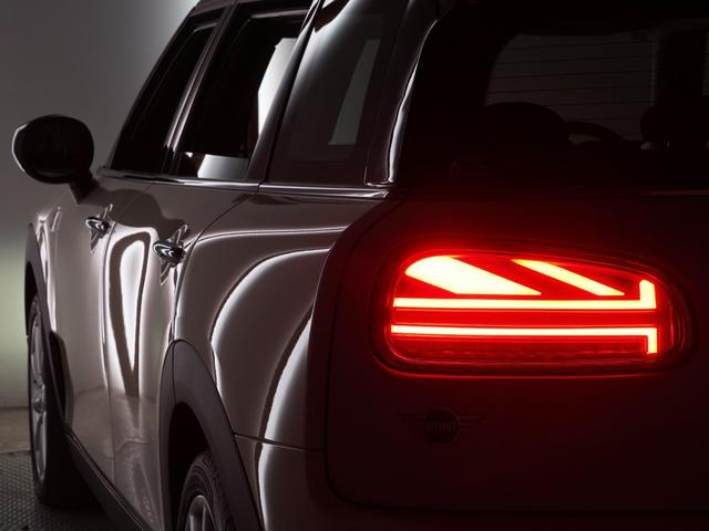 ＭＩＮＩ クーパーＤ　クラブマン　ＡｐｐｌｅＣａｒＰｌａｙ　純正ナビ　ワイヤレスチャージ　ドライビングモード　パーキングアシスト　バックカメラ　前後障害物センサー　スルーローディングシステム　ＥＴＣ２．０　整備付（43枚目）