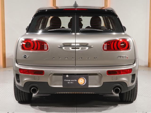 ＭＩＮＩ クーパーＳ　クラブマン　クルコン　ドライビングモード　コンフォートアクセス　バックカメラ　リア障害物センサー　スルーローディングシステム　純正ナビ　ＥＴＣ２．０　整備付（9枚目）