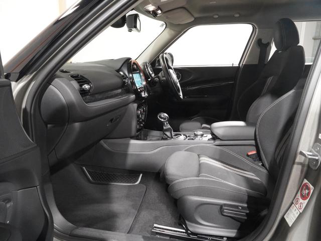 ＭＩＮＩ クーパーＳ　クラブマン　クルコン　ドライビングモード　コンフォートアクセス　バックカメラ　リア障害物センサー　スルーローディングシステム　純正ナビ　ＥＴＣ２．０　整備付（12枚目）