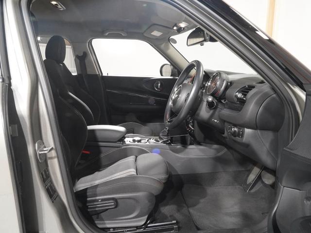 ＭＩＮＩ クーパーＳ　クラブマン　クルコン　ドライビングモード　コンフォートアクセス　バックカメラ　リア障害物センサー　スルーローディングシステム　純正ナビ　ＥＴＣ２．０　整備付（13枚目）