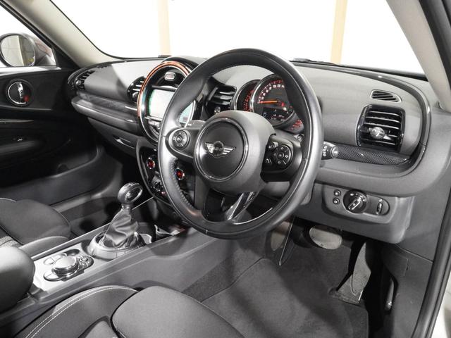 ＭＩＮＩ クーパーＳ　クラブマン　クルコン　ドライビングモード　コンフォートアクセス　バックカメラ　リア障害物センサー　スルーローディングシステム　純正ナビ　ＥＴＣ２．０　整備付（16枚目）