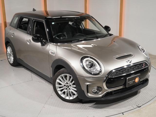 ＭＩＮＩ クーパーＳ　クラブマン　クルコン　ドライビングモード　コンフォートアクセス　バックカメラ　リア障害物センサー　スルーローディングシステム　純正ナビ　ＥＴＣ２．０　整備付（19枚目）