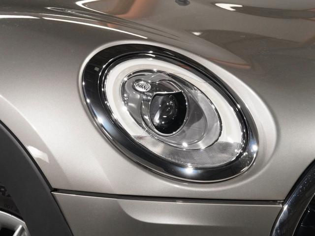 ＭＩＮＩ クーパーＳ　クラブマン　クルコン　ドライビングモード　コンフォートアクセス　バックカメラ　リア障害物センサー　スルーローディングシステム　純正ナビ　ＥＴＣ２．０　整備付（21枚目）