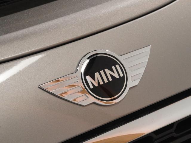 ＭＩＮＩ クーパーＳ　クラブマン　クルコン　ドライビングモード　コンフォートアクセス　バックカメラ　リア障害物センサー　スルーローディングシステム　純正ナビ　ＥＴＣ２．０　整備付（22枚目）