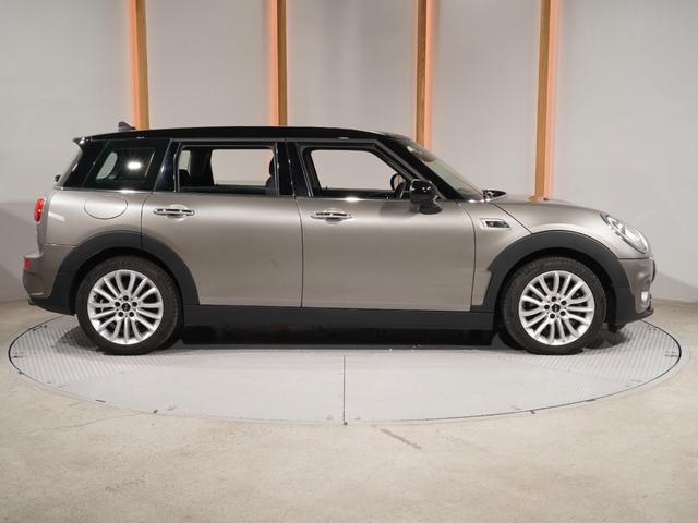 ＭＩＮＩ クーパーＳ　クラブマン　クルコン　ドライビングモード　コンフォートアクセス　バックカメラ　リア障害物センサー　スルーローディングシステム　純正ナビ　ＥＴＣ２．０　整備付（23枚目）