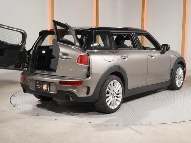 ＭＩＮＩ クーパーＳ　クラブマン　クルコン　ドライビングモード　コンフォートアクセス　バックカメラ　リア障害物センサー　スルーローディングシステム　純正ナビ　ＥＴＣ２．０　整備付（28枚目）