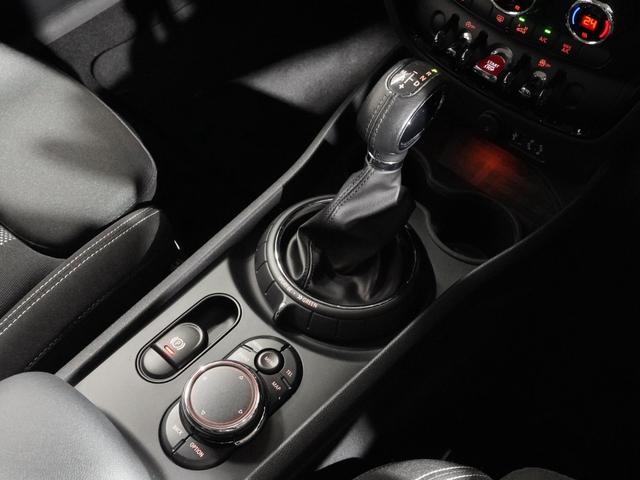 ＭＩＮＩ クーパーＳ　クラブマン　クルコン　ドライビングモード　コンフォートアクセス　バックカメラ　リア障害物センサー　スルーローディングシステム　純正ナビ　ＥＴＣ２．０　整備付（38枚目）