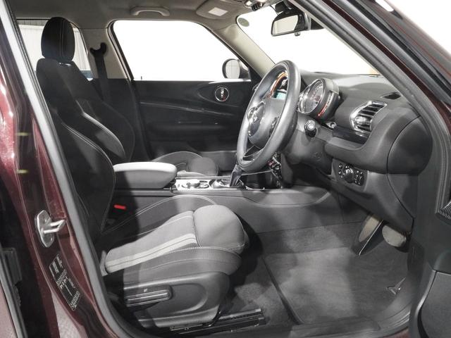 ＭＩＮＩ クーパーＳＤ　クラブマン　コンフォートアクセス　バックカメラ　リア障害物センサー　アクティブクルコン　ドライビングモード　スルーローディングシステム　衝突被害軽減ブレーキ　純正ナビ　ＥＴＣ２．０　整備付（13枚目）