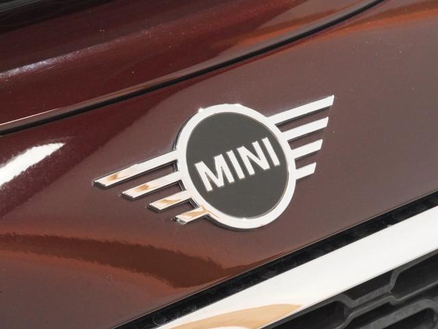ＭＩＮＩ クーパーＳＤ　クラブマン　コンフォートアクセス　バックカメラ　リア障害物センサー　アクティブクルコン　ドライビングモード　スルーローディングシステム　衝突被害軽減ブレーキ　純正ナビ　ＥＴＣ２．０　整備付（22枚目）