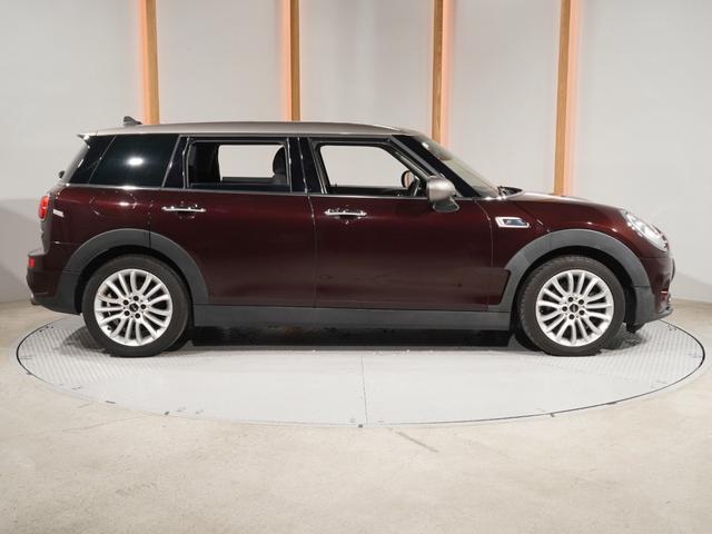 ＭＩＮＩ クーパーＳＤ　クラブマン　コンフォートアクセス　バックカメラ　リア障害物センサー　アクティブクルコン　ドライビングモード　スルーローディングシステム　衝突被害軽減ブレーキ　純正ナビ　ＥＴＣ２．０　整備付（23枚目）