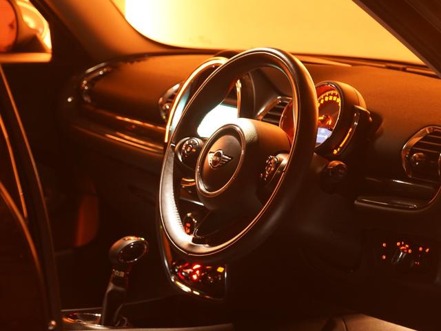 ＭＩＮＩ クーパーＳＤ　クラブマン　コンフォートアクセス　バックカメラ　リア障害物センサー　アクティブクルコン　ドライビングモード　スルーローディングシステム　衝突被害軽減ブレーキ　純正ナビ　ＥＴＣ２．０　整備付（41枚目）