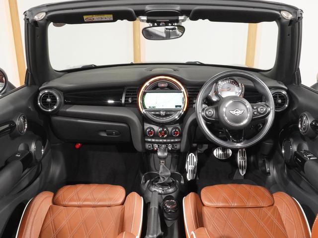 ＭＩＮＩ クーパー　コンバーチブル　Ｙｏｕｒｓソフトトップ　レザーシート　シートヒーター　ドライビングモード　クルコン　マルチファンクション　バックカメラ　リア障害物センサー　コンフォートアクセス　純正ナビ　ＥＴＣ　整備付（4枚目）