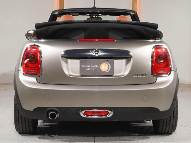 ＭＩＮＩ クーパー　コンバーチブル　Ｙｏｕｒｓソフトトップ　レザーシート　シートヒーター　ドライビングモード　クルコン　マルチファンクション　バックカメラ　リア障害物センサー　コンフォートアクセス　純正ナビ　ＥＴＣ　整備付（9枚目）