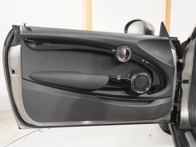 ＭＩＮＩ クーパー　コンバーチブル　Ｙｏｕｒｓソフトトップ　レザーシート　シートヒーター　ドライビングモード　クルコン　マルチファンクション　バックカメラ　リア障害物センサー　コンフォートアクセス　純正ナビ　ＥＴＣ　整備付（14枚目）