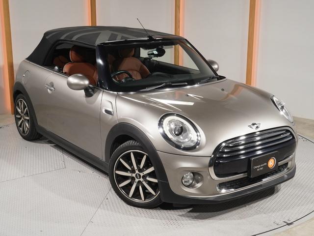 ＭＩＮＩ クーパー　コンバーチブル　Ｙｏｕｒｓソフトトップ　レザーシート　シートヒーター　ドライビングモード　クルコン　マルチファンクション　バックカメラ　リア障害物センサー　コンフォートアクセス　純正ナビ　ＥＴＣ　整備付（19枚目）