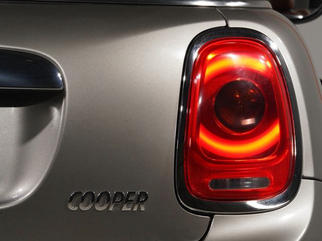 ＭＩＮＩ クーパー　コンバーチブル　Ｙｏｕｒｓソフトトップ　レザーシート　シートヒーター　ドライビングモード　クルコン　マルチファンクション　バックカメラ　リア障害物センサー　コンフォートアクセス　純正ナビ　ＥＴＣ　整備付（30枚目）