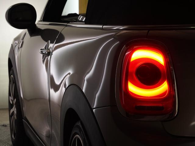 ＭＩＮＩ クーパー　コンバーチブル　Ｙｏｕｒｓソフトトップ　レザーシート　シートヒーター　ドライビングモード　クルコン　マルチファンクション　バックカメラ　リア障害物センサー　コンフォートアクセス　純正ナビ　ＥＴＣ　整備付（42枚目）