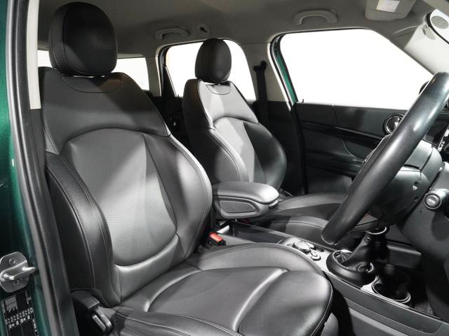 ＭＩＮＩ クロスオーバー　ノーフォークエディション　限定車　ワンオーナー　専用装備　レザレットシート　シートヒーター　ピクニックベンチ　バックカメラ　リア障害物センサー　コンフォートアクセス　オートマチックテールゲート　純正ナビ　ＥＴＣ２．０　整備付（5枚目）