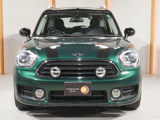 ＭＩＮＩ クロスオーバー　ノーフォークエディション　限定車　ワンオーナー　専用装備　レザレットシート　シートヒーター　ピクニックベンチ　バックカメラ　リア障害物センサー　コンフォートアクセス　オートマチックテールゲート　純正ナビ　ＥＴＣ２．０　整備付（8枚目）