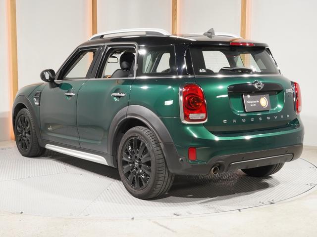 ＭＩＮＩ クロスオーバー　ノーフォークエディション　限定車　ワンオーナー　専用装備　レザレットシート　シートヒーター　ピクニックベンチ　バックカメラ　リア障害物センサー　コンフォートアクセス　オートマチックテールゲート　純正ナビ　ＥＴＣ２．０　整備付（10枚目）