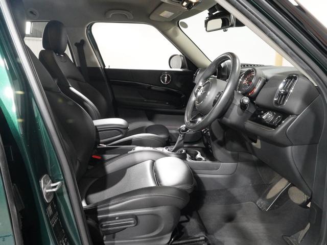 ＭＩＮＩ クロスオーバー　ノーフォークエディション　限定車　ワンオーナー　専用装備　レザレットシート　シートヒーター　ピクニックベンチ　バックカメラ　リア障害物センサー　コンフォートアクセス　オートマチックテールゲート　純正ナビ　ＥＴＣ２．０　整備付（13枚目）