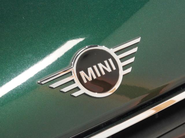 ＭＩＮＩ クロスオーバー　ノーフォークエディション　限定車　ワンオーナー　専用装備　レザレットシート　シートヒーター　ピクニックベンチ　バックカメラ　リア障害物センサー　コンフォートアクセス　オートマチックテールゲート　純正ナビ　ＥＴＣ２．０　整備付（22枚目）