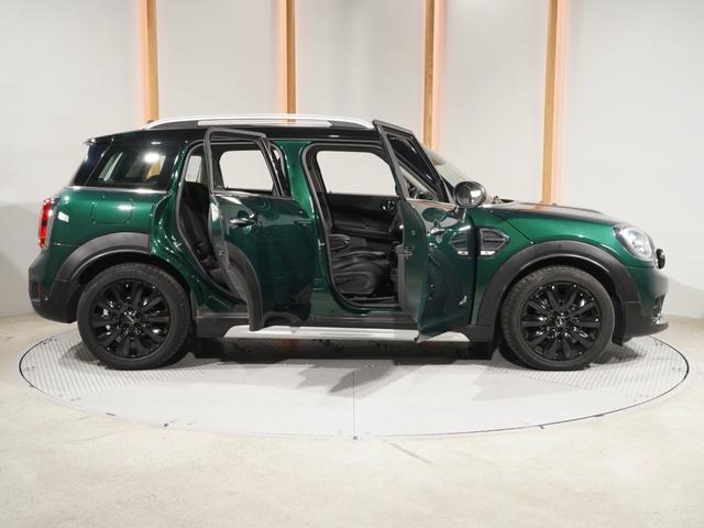 ＭＩＮＩ クロスオーバー　ノーフォークエディション　限定車　ワンオーナー　専用装備　レザレットシート　シートヒーター　ピクニックベンチ　バックカメラ　リア障害物センサー　コンフォートアクセス　オートマチックテールゲート　純正ナビ　ＥＴＣ２．０　整備付（24枚目）