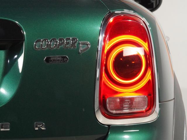 ＭＩＮＩ クロスオーバー　ノーフォークエディション　限定車　ワンオーナー　専用装備　レザレットシート　シートヒーター　ピクニックベンチ　バックカメラ　リア障害物センサー　コンフォートアクセス　オートマチックテールゲート　純正ナビ　ＥＴＣ２．０　整備付（30枚目）