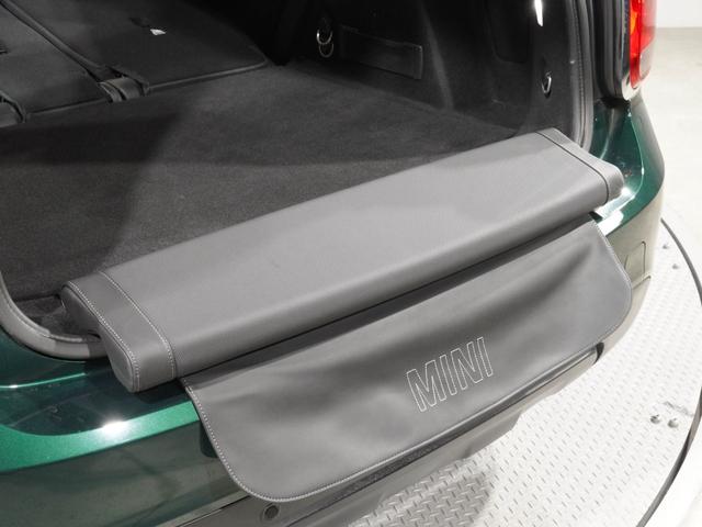 ＭＩＮＩ クロスオーバー　ノーフォークエディション　限定車　ワンオーナー　専用装備　レザレットシート　シートヒーター　ピクニックベンチ　バックカメラ　リア障害物センサー　コンフォートアクセス　オートマチックテールゲート　純正ナビ　ＥＴＣ２．０　整備付（39枚目）