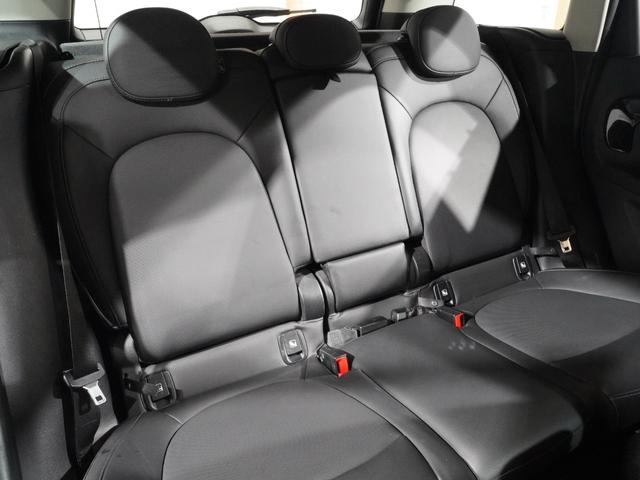 ＭＩＮＩ クロスオーバー　ノーフォークエディション　限定車　ワンオーナー　専用装備　レザレットシート　シートヒーター　ピクニックベンチ　バックカメラ　リア障害物センサー　コンフォートアクセス　オートマチックテールゲート　純正ナビ　ＥＴＣ２．０　整備付（40枚目）