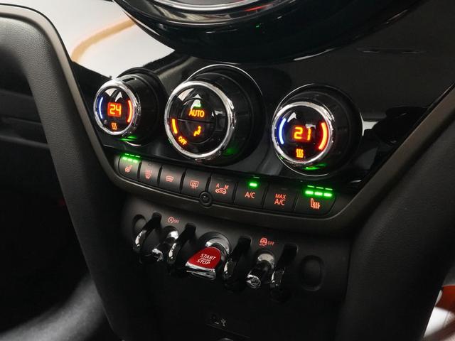 ＭＩＮＩ クロスオーバー　ノーフォークエディション　限定車　ワンオーナー　専用装備　レザレットシート　シートヒーター　ピクニックベンチ　バックカメラ　リア障害物センサー　コンフォートアクセス　オートマチックテールゲート　純正ナビ　ＥＴＣ２．０　整備付（44枚目）